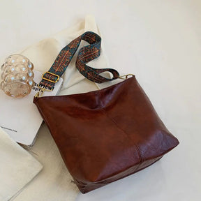 [COMPRE 1 LEVE 2] Bolsa de Couro Vintage Modelo Petra! 🔥 Ideal para o dia a dia 🔥